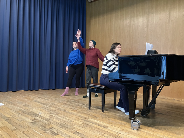 Klavierspielen Choreo